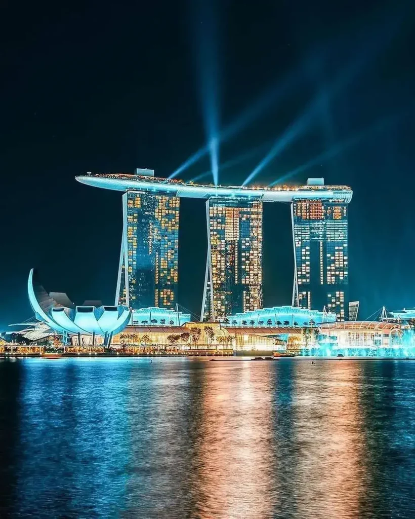 Discover the iconic Marina Bay Sands in Singapore, a breathtaking architectural marvel known for its luxury amenities, stunning design, and panoramic city views.